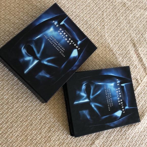 The Dark Knight Trilogy 5 DVD boxed collection - Picture 5 of 12